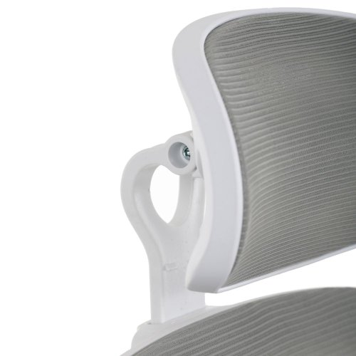 Kancelářská židle, šedá síťovina, bílý plast, kolečka na tvrdé podlahy, 2D područky